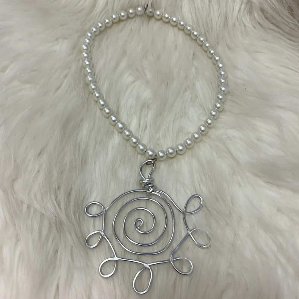 Silver Hand Design Pendant Stretchy Faux Pearl One of a Kind Necklacr